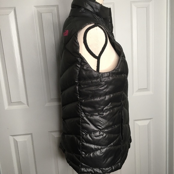 North Face Pink Ribbon Black Puffer Vest Med - Picture 4 of 7